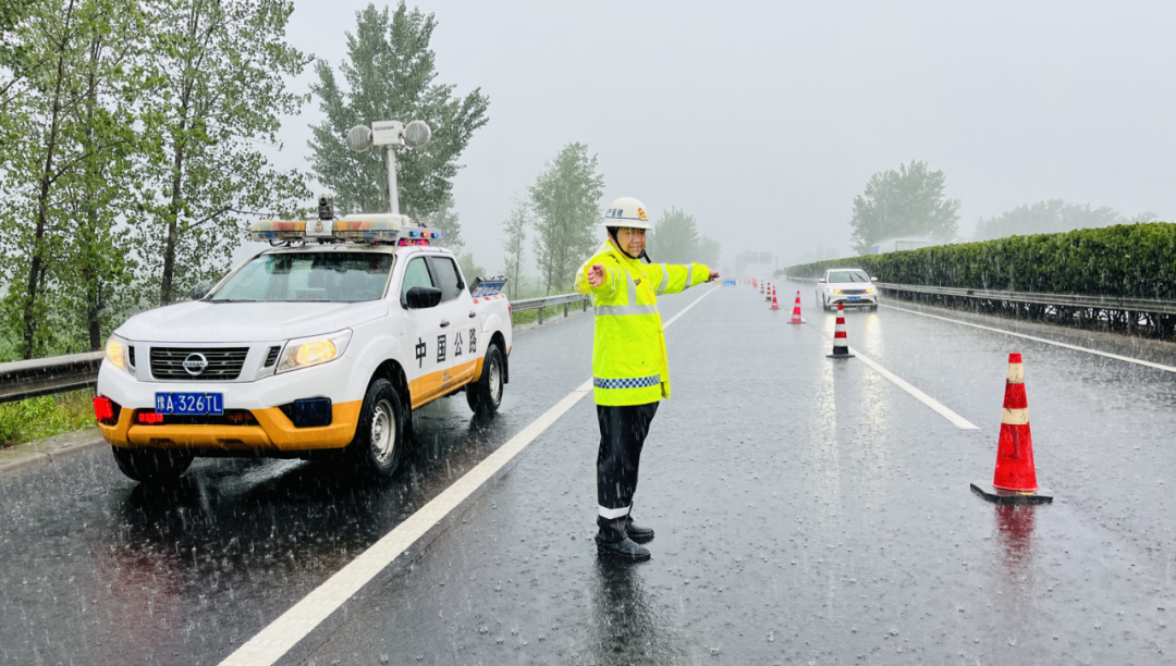 一线·防汛 | 许平南闻“汛”而动，全力以赴抢险保畅通